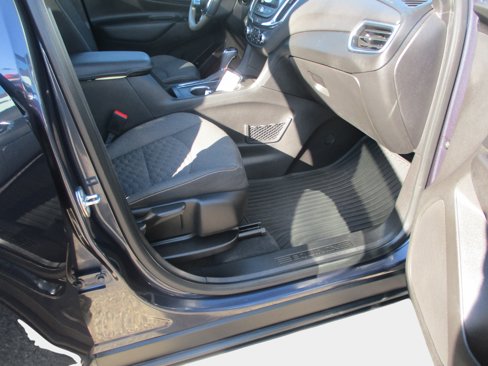 Used 2018 Chevrolet Equinox LT w/ Sun & Infotainment Package image 16