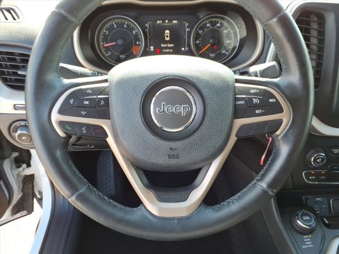 Used 2015 Jeep Cherokee Latitude image 11