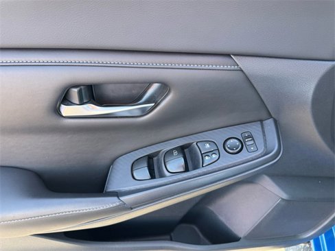 Used 2020 Nissan Sentra SV w/ Lighting Package image 9