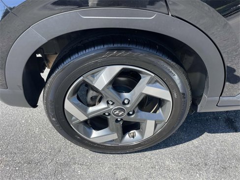 Certified 2022 Hyundai Venue SEL w/ Cargo Package image 7