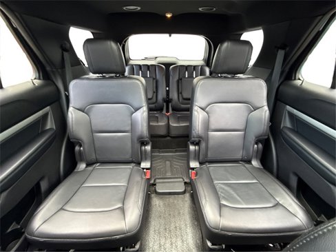 Used 2017 Ford Explorer XLT w/ Equipment Group 202A image 16