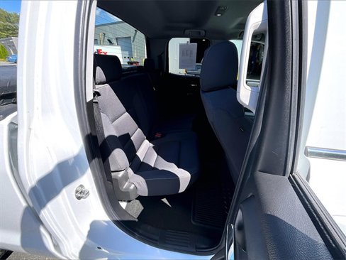 Used 2019 GMC Sierra 1500 SLE w/ SLE Value Package image 22