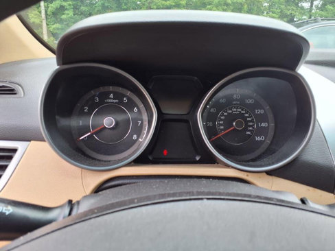 Used 2013 Hyundai Elantra GLS w/ Preferred Pkg image 18