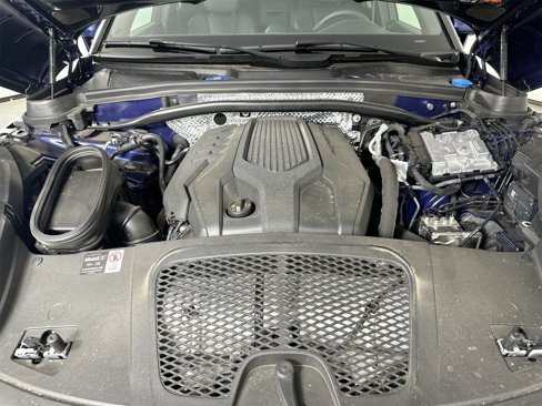 Certified 2025 Porsche Macan image 39