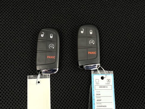 Used 2024 Jeep Compass Limited image 9