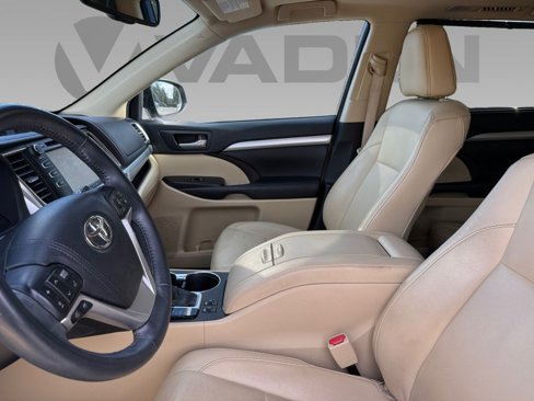 Used 2016 Toyota Highlander XLE image 9
