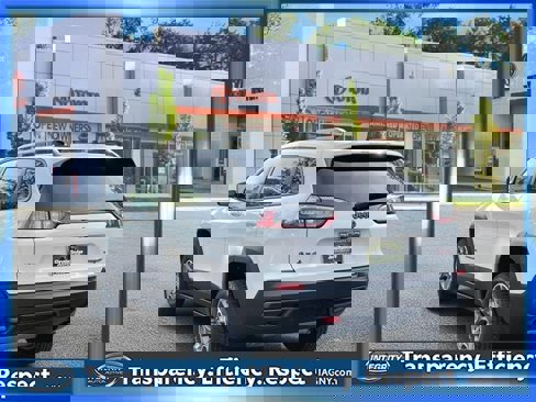 Used 2022 Jeep Cherokee Trailhawk image 6