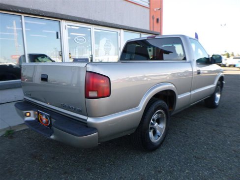 Used 2001 Chevrolet S10 Pickup LS w/ Preferred Equipment Group image 3