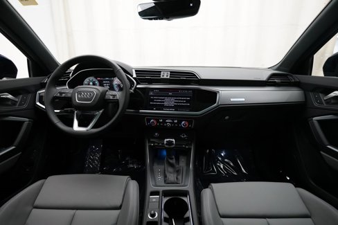 Used 2024 Audi Q3 2.0T Premium Plus w/ Premium Plus Package image 5
