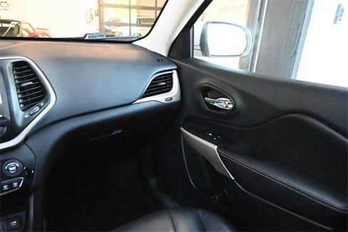 Used 2018 Jeep Cherokee Limited image 27