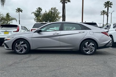 Used 2025 Hyundai Elantra Sport image 7