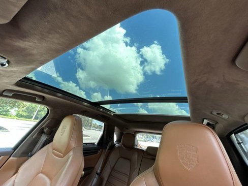 Used 2019 Porsche Cayenne Turbo image 26