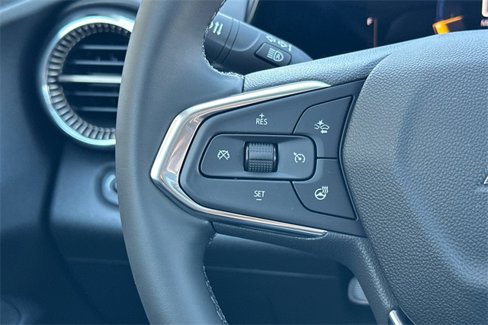 New 2025 Chevrolet Trax ACTIV w/ Sunroof Package image 30