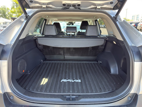 Used 2023 Toyota RAV4 XLE Premium image 29