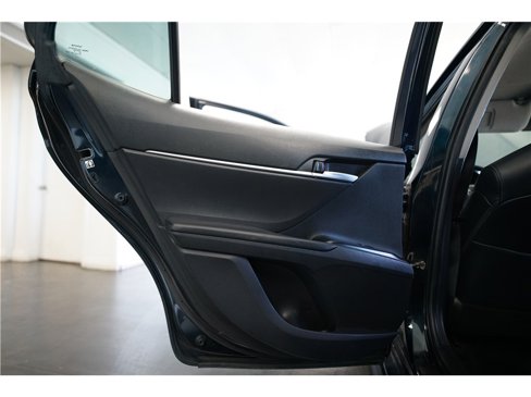 Used 2019 Toyota Camry SE w/ Carpet Mat Package image 14