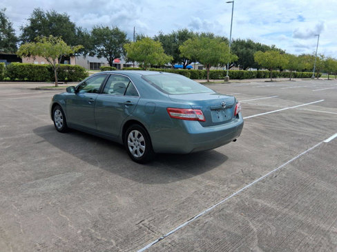 Used 2011 Toyota Camry LE image 4