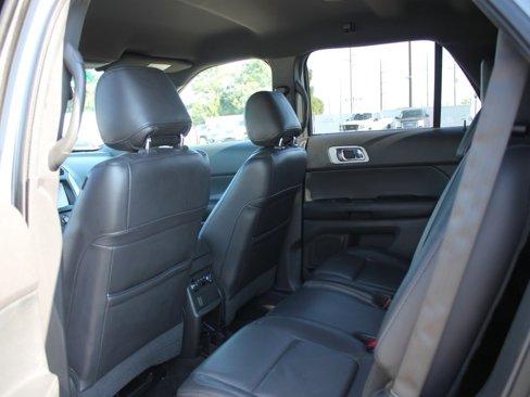 Used 2014 Ford Explorer XLT w/ Equipment Group 202A image 7