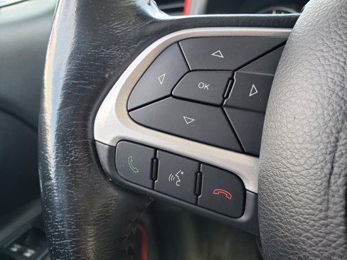 Used 2017 Jeep Renegade Trailhawk w/ Premium Trailhawk Package image 34