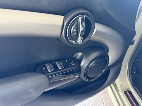 Used 2020 MINI Cooper S image 11