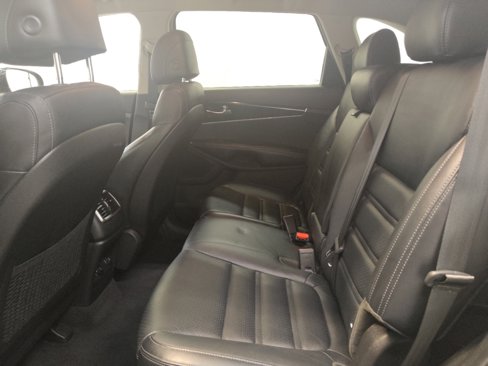 Used 2017 Kia Sorento LX w/ LX Convenience Package image 18