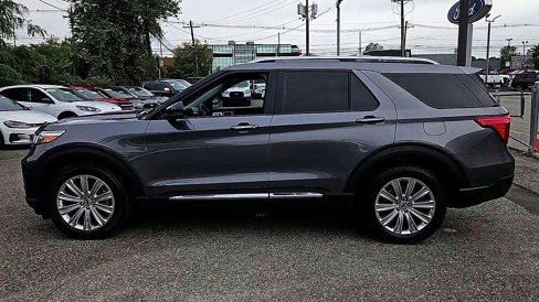 Certified 2022 Ford Explorer Limited w/ Limited Technology Package image 5