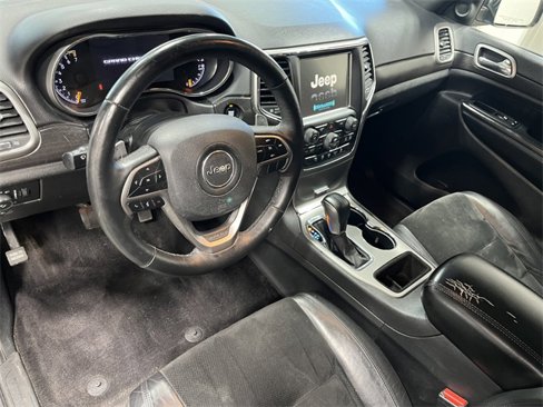 Used 2017 Jeep Grand Cherokee Altitude image 10