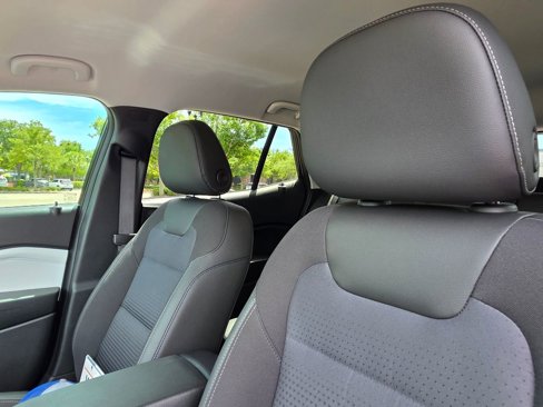 Certified 2024 Chevrolet Trax LT w/ Driver Confidence Package image 12