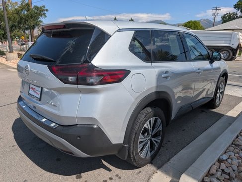 Used 2021 Nissan Rogue SV image 4
