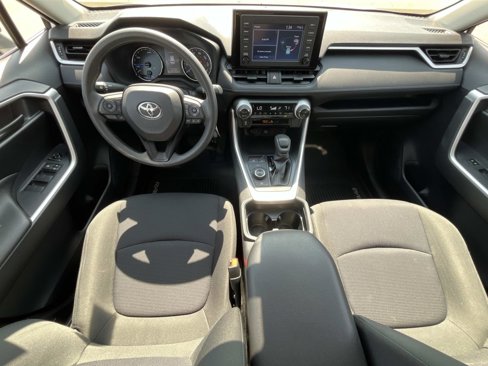 Used 2019 Toyota RAV4 LE image 15