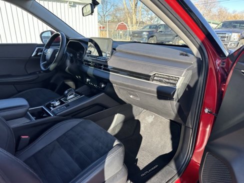 Used 2023 Mitsubishi Outlander SE image 9