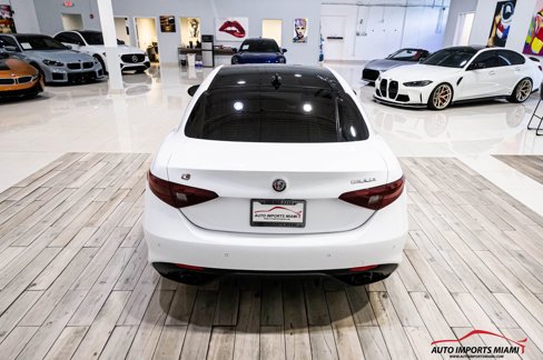 Used 2022 Alfa Romeo Giulia Veloce image 24
