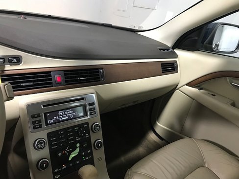 Used 2010 Volvo XC70 3.2 image 27
