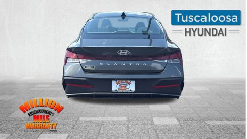 Used 2024 Hyundai Elantra SE image 8