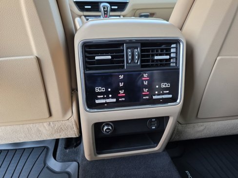 Used 2019 Porsche Cayenne image 30