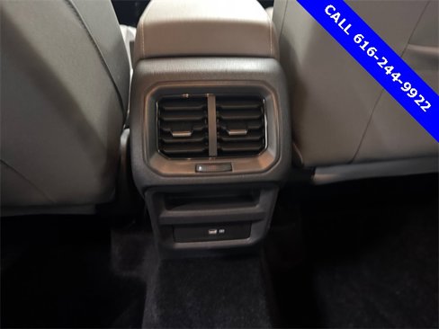 Used 2024 Volkswagen Taos SE image 18