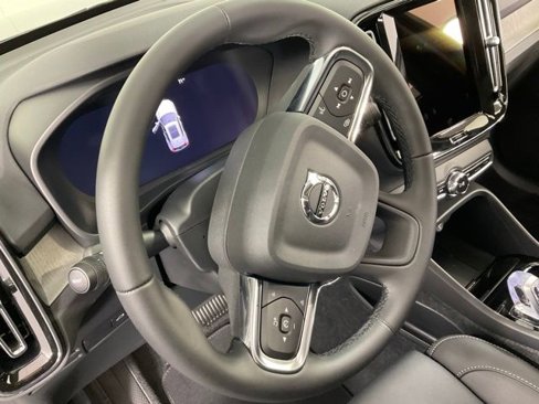 New 2026 Volvo XC40 B5 Plus w/ Protection Package Premier image 25
