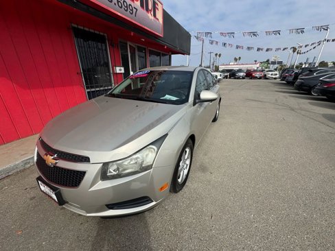 Used 2013 Chevrolet Cruze LT image 2