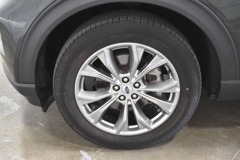 Used 2022 Ford Explorer XLT w/ Equipment Group 202A image 4
