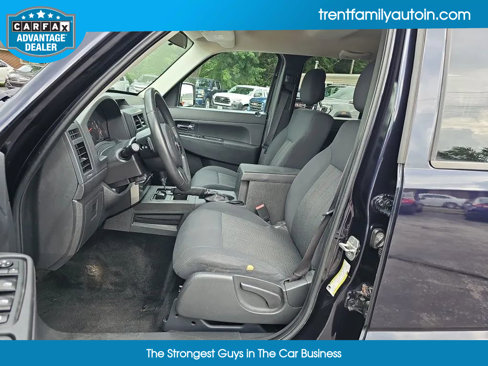 Used 2011 Jeep Liberty Sport image 11