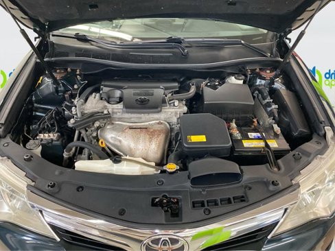 Used 2012 Toyota Camry LE image 10