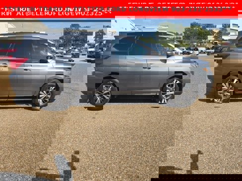Used 2017 Nissan Pathfinder SL image 13