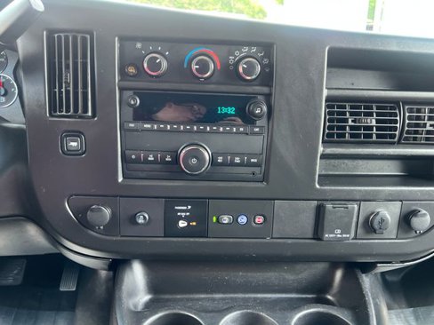 Used 2022 GMC Savana 2500 w/ Driver Convenience Package image 29