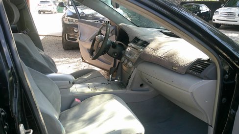 Used 2010 Toyota Camry LE image 24