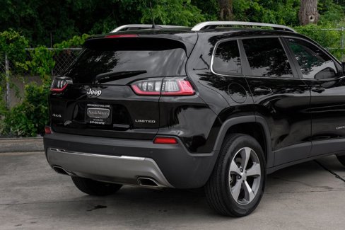 Used 2021 Jeep Cherokee Limited w/ Elite Package image 17