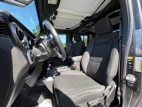 Used 2021 Jeep Gladiator Overland w/ Cold Weather Group image 6
