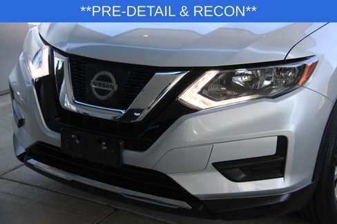 Used 2017 Nissan Rogue SV image 17