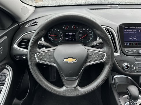 Used 2022 Chevrolet Malibu LT image 23