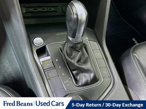 Used 2019 Volkswagen Tiguan SEL image 18