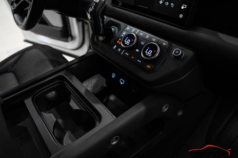 Used 2023 Land Rover Defender 110 X-Dynamic SE image 68