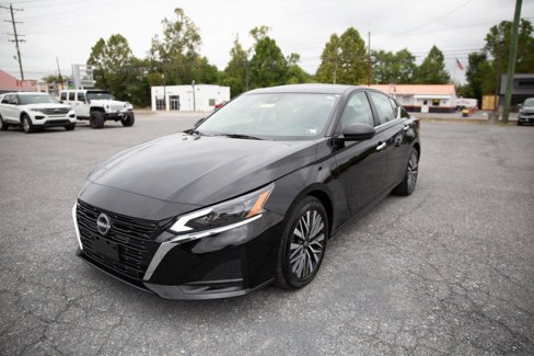 Used 2024 Nissan Altima 2.5 SV image 7